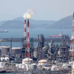 石油が枯渇しない理由を関井さんに教えてもらう